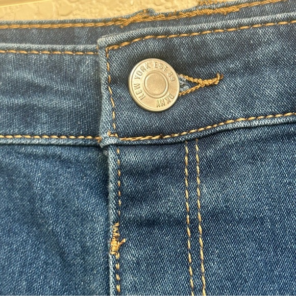 NWT DKNY Girls Full Length Regular Rise Stretch Denim Jeans 14 - Endless Sky - Picture 5 of 10